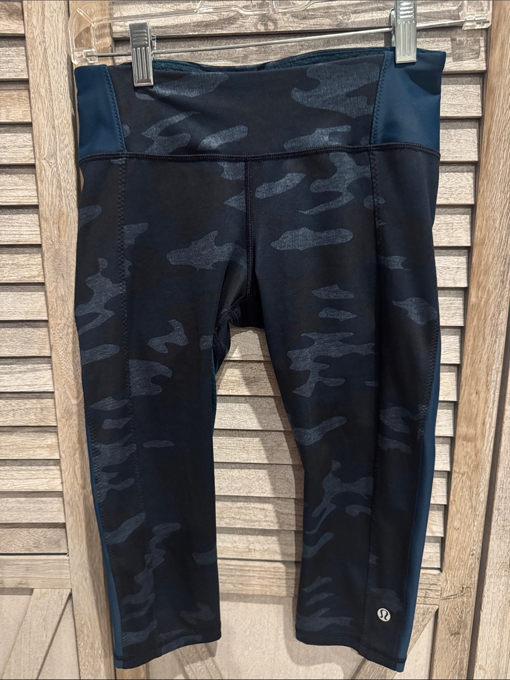 lululemon Clip-Crop Navy Camo Leggings size 4